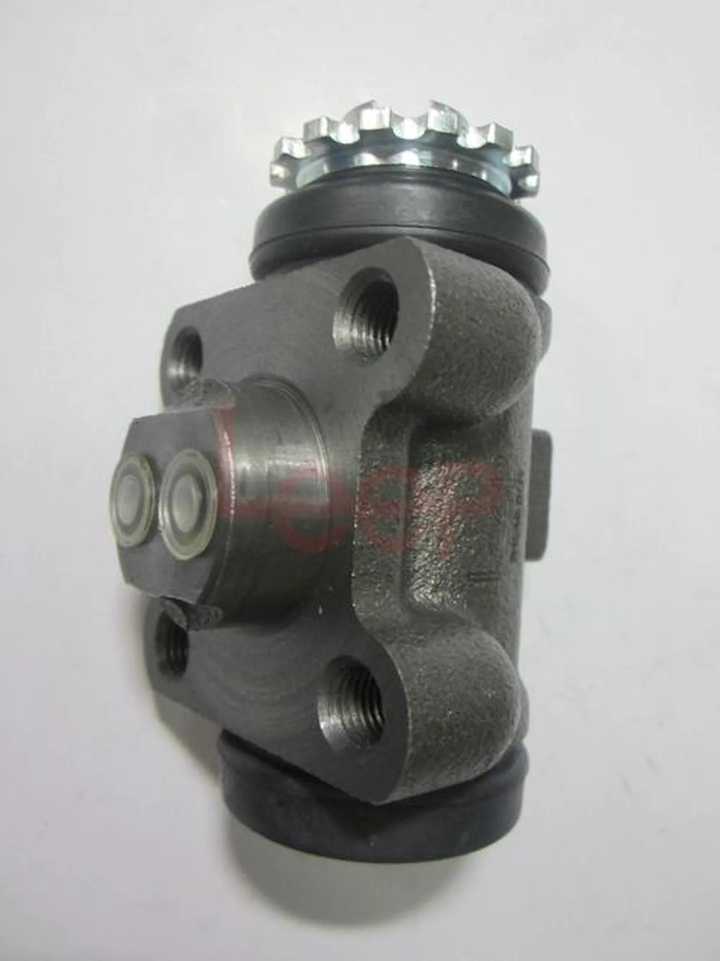 LH-MI16R HEO BÁNH SAU MITSUBISHI 1T9 BÊN PHẢI KHÔNG XẢ